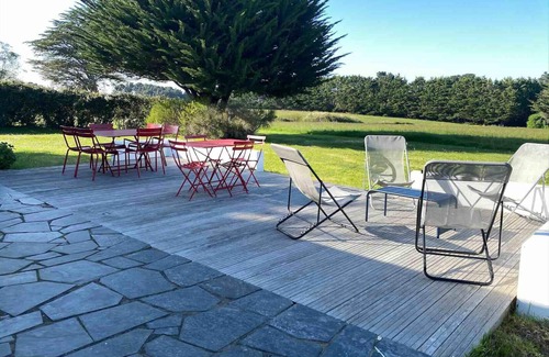 Le Palais House | House 200 m from the beach with sea view, terrace, garden, Wifi