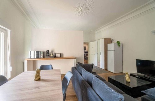 Woippy House | House 240m² - 7ch - 16pers' - 2sdb - 10TV - Wifi