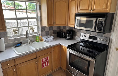 Survey Creek House | House close to Hard Rock Casino, Airport, Beaches and more