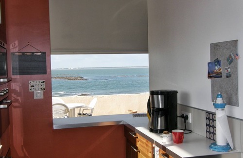 La Plaine-sur-Mer House | HOUSE FACING THE SEA 180° IMPRENSABLE VIEW, 3 BEDROOMS, bright renovated