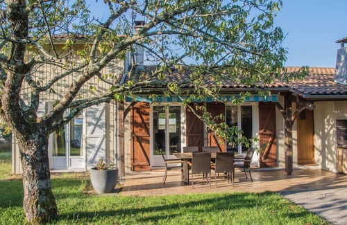 Vayres House | House for 6 and a baby, quiet and bright, all comforts, shaded terrace