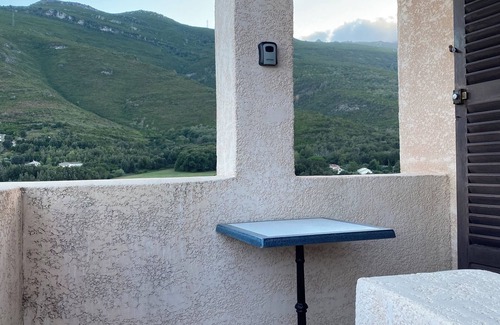 Sisco House | House in a picturesque village, sea and mountain view on GPS (sisco couture)