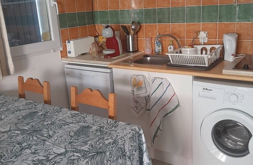 Colombiers House | House in a secure residence with swimming pools