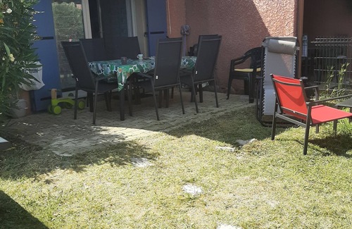 Colombiers House | House in a secure residence with swimming pools