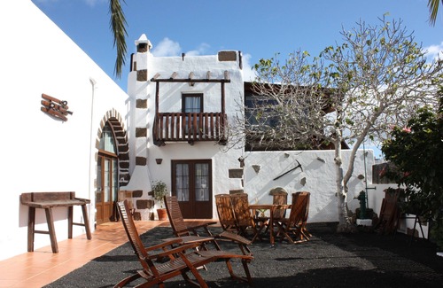 Maguez House | House in ancient motor mill
