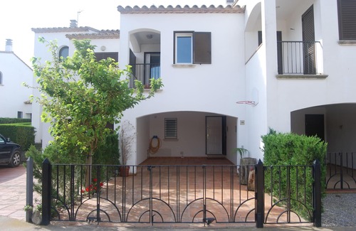 Torroella de Montgri House | House in natural park 100m from the beach, with garden and pool, WIFI Tranquility