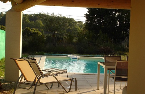 Puymeras House | House in Puyméras Face Au Ventoux With Pool