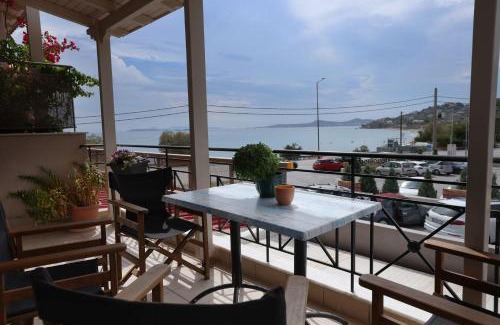 Saronikos Apartment | House in riviera lagonisi