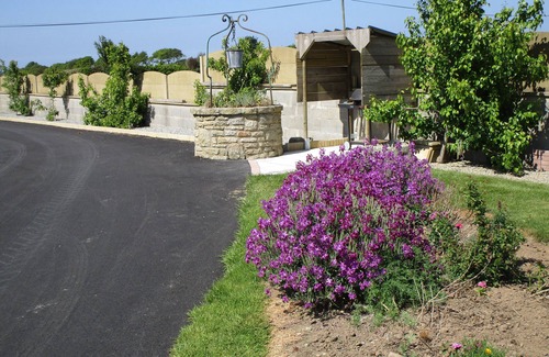 Lanhouarneau House | house in the countryside, 12 kms from the sea