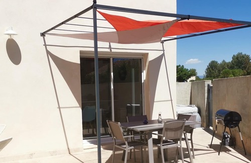 Althen-des-Paluds House | House in the heart of Provence, Jacuzzi, terrace, PARC SPIROU, leisure center