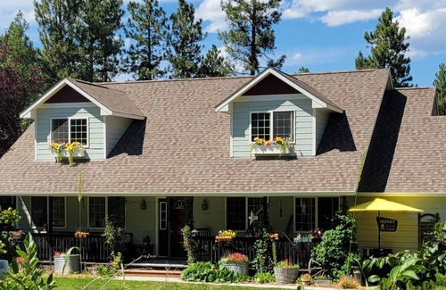 Victor House | House in the mountains. Five minutes away from NFS trailheads.