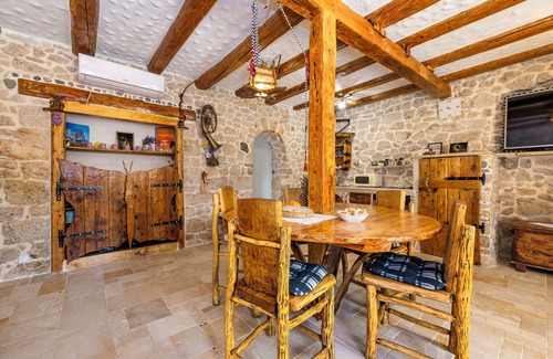 Drnis House | House Leptir (99721-K1) - Drniš