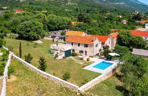 Drnis House | House Leptir (99721-K1) - Drniš