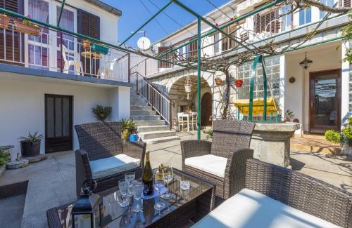 Grizane Apartment | House Maya
