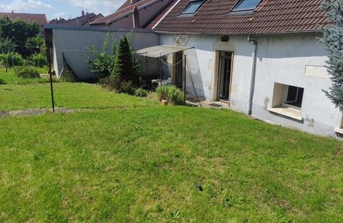 Neufchateau Apartment | House near the train station with outdoor space