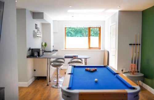 Dewsbury House | House of Kaima - 6 bed detached