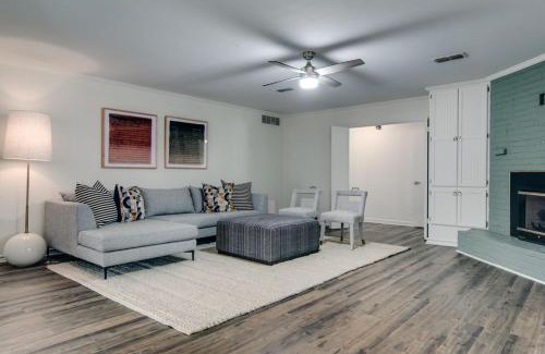 Texarkana Apartment | House on Main Sleeps 6 and Ping Pong Table