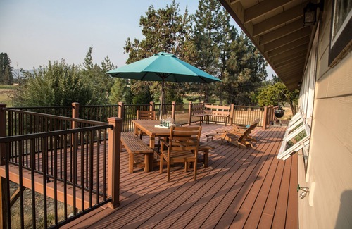 Fall River Mills House | House On The 16th Fairway For Golfers, Anglers, And Hunters