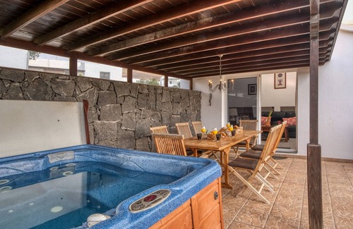 Tias Ski Chalet | House Paradise View - Private Pool, Jacuzzi, Air-con and BBQ By Lanzarote Vacation Homes