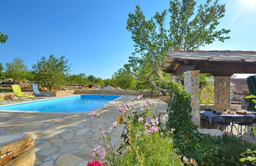 Benkovac House | House Pavlovi dvori (87901-K1) - Gornje Biljane