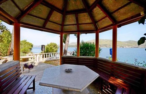 Okrug Donji House | House Piccolo