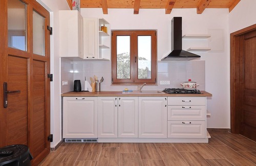 Tkon House | House Pinjol (91561-K1) - Tkon - island Pasman