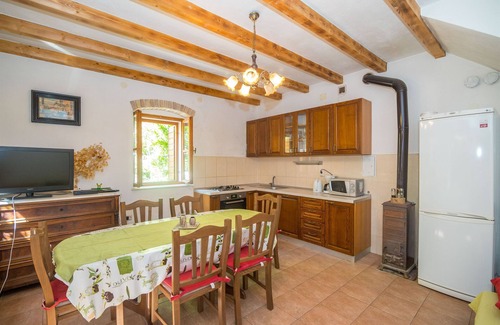Kastel Novi House | House Sanda (40761-K1) - Kastel Novi