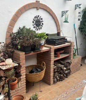 Alicante House | House -Sleeps 6-Garden-Fireplace