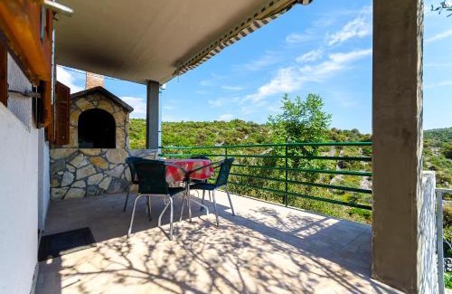 Sevid House | House Small Robinson