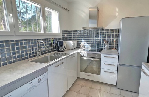 Guerrevieille House | House T3 for 4 people - Sea view over Saint Tropez - Air conditioning - Wifi - Grimaud