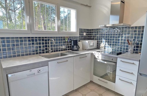 Guerrevieille House | House T3 for 4 people - Sea view over Saint Tropez - Air conditioning - Wifi - Grimaud
