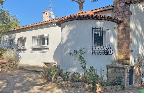 Guerrevieille House | House T3 for 4 people - Sea view over Saint Tropez - Air conditioning - Wifi - Grimaud