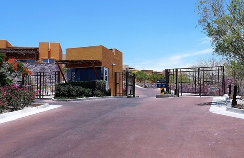 La Paz House | House @ the most exclusive resort in La Paz.