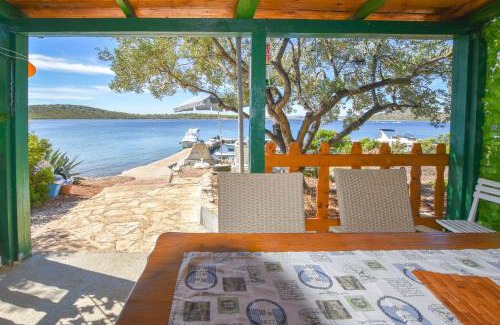 Tkon House | House Vagabond