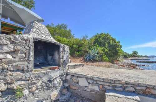 Tkon House | House Vagabond