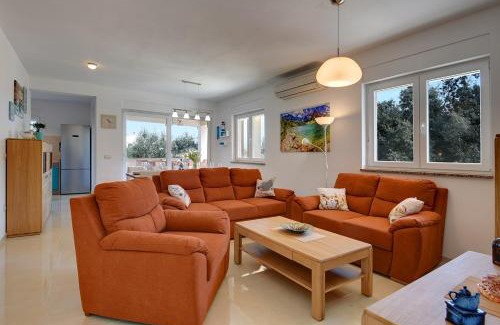 Vinkuran House | House Veronika