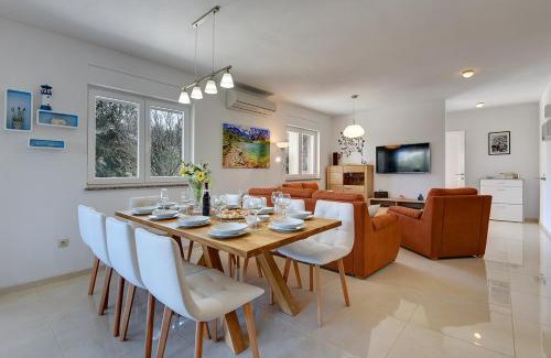 Vinkuran House | House Veronika