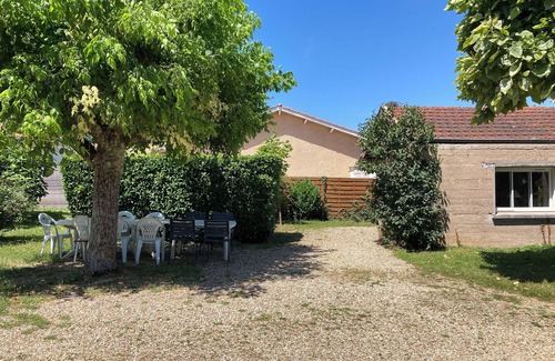 Gleize House | House Villefranche-sur-Saône sleeps 10 half city, half country