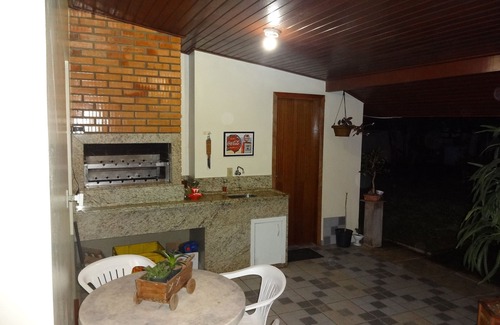 Torres House | House w/4 bedrooms, garage for 3 cars 900mts from the center and 500mts from the beach