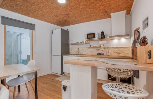 Montijos Cottage | 'House' with Balcony and Wi-Fi
