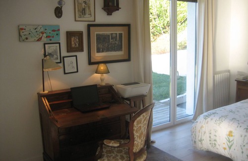 Saint-Pee-sur-Nivelle House | House with swimming pool in the center of the village