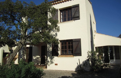 La Londe-les-Maures House | House with garden and swimming pool near to the sea