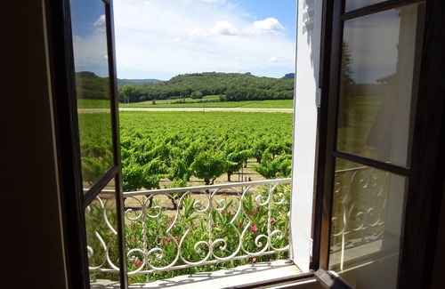 Saint Michel d'Euzet House | House with garden, sleeps 4, in the heart of the vineyards, near the Cèze river.