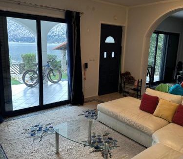 Prcanj House | House with front garden and amazing view