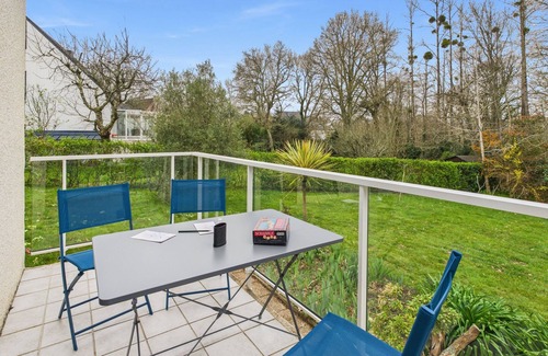 La Foret-Fouesnant Ski Chalet | House with garden for 8 adults & 2 kids