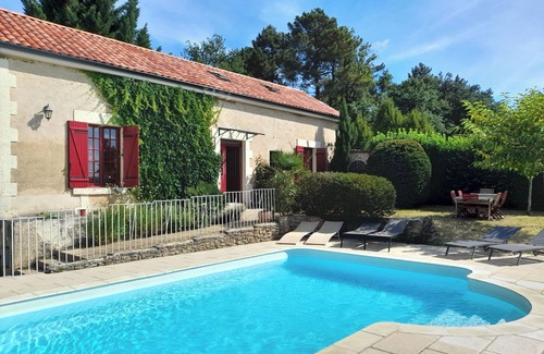 Pressignac-Vicq House | House with garden