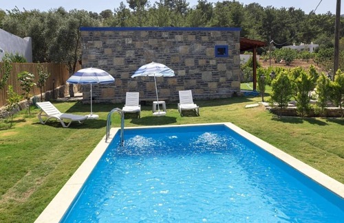 Yaliciftlik House | House with Garden and Private Pool in Bodrum