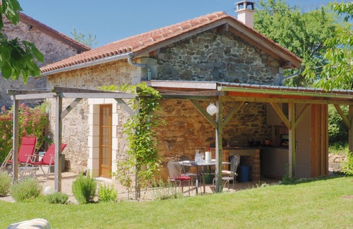 Milhac-de-Nontron House | House with gr. Garden and Fernblick - rest and relaxation for nature lovers