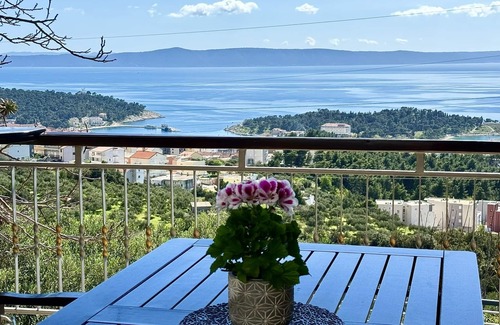 Makarska House | House with heated pool, terrace with sea view, 2 bedrooms, quiet location