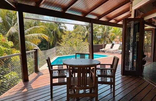 Saco da Capela House | House with pool and sea view in upmarket neighborhood for up to 10 people with WIFI.